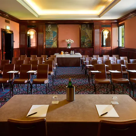 Starhotels Du Parc 4* بارما