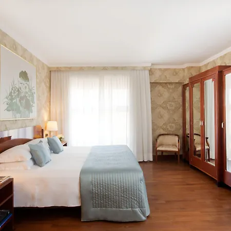 Otel Starhotels Du Parc 4*